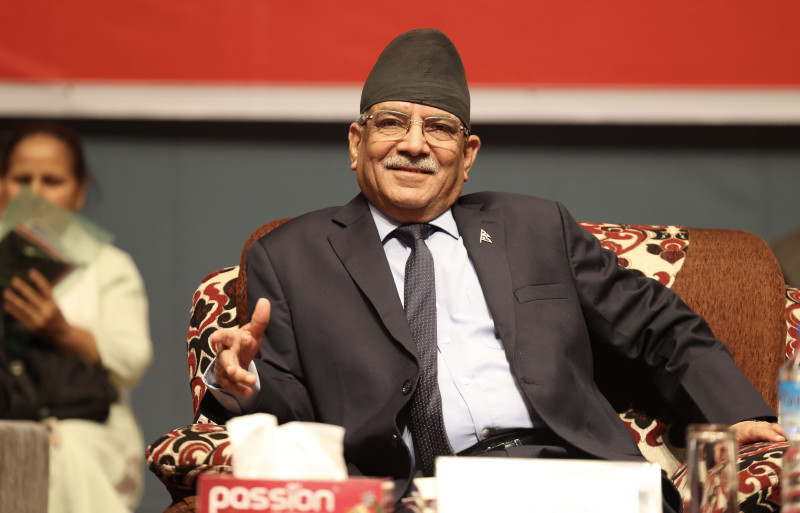 प्रचण्ड रक्षात्मक बनेपछि माओवादी बैठकमा छिर्न नसकेका बहुचर्चित दुई एजेन्डा
